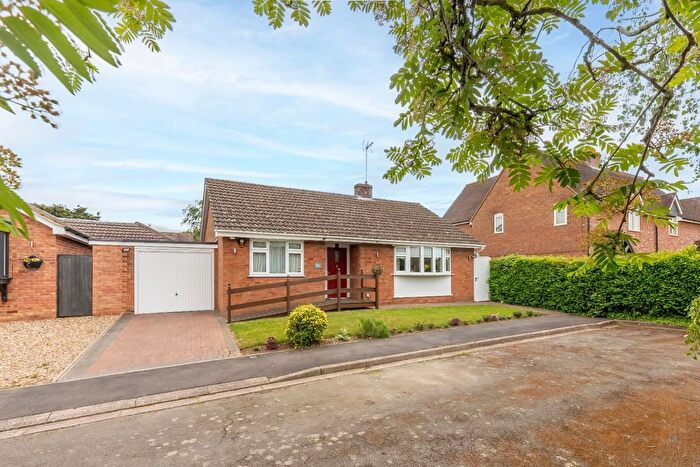 2 Bedroom Detached Bungalow For Sale In High Street South, Stewkley, Leighton Buzzard, LU7