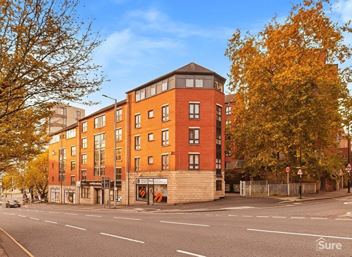 2 Bedroom Flat To Rent In Chardlace Walk, Nottingham, NG1