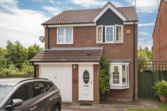 3 Bedroom Detached House For Sale In Digswell Rise, Welwyn Garden City, Hertfordshire, AL8