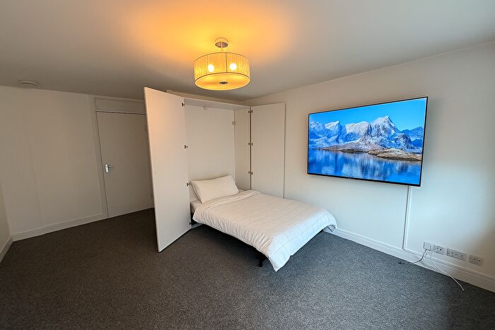 Studio To Rent In Whitehall Road, Uxbridge, UB8