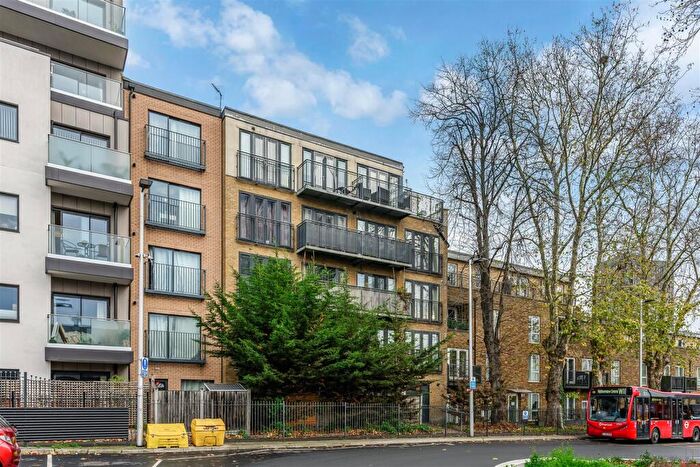 2 Bedroom Apartment For Sale In Tower Mews, London, E17