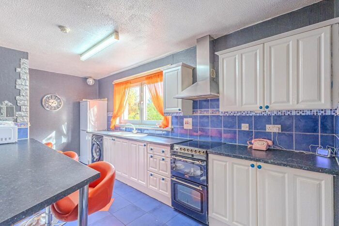 3 Bedroom End Of Terrace House For Sale In Glenburn Avenue, Moodiesburn, G69