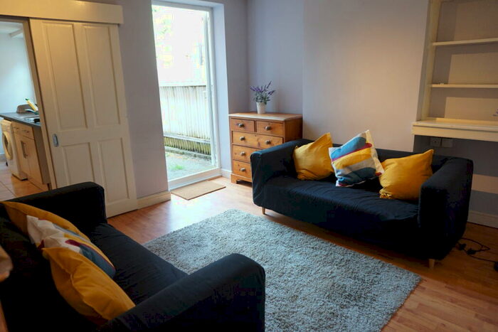 4 Bedroom House To Rent In Portswood Road, SO17