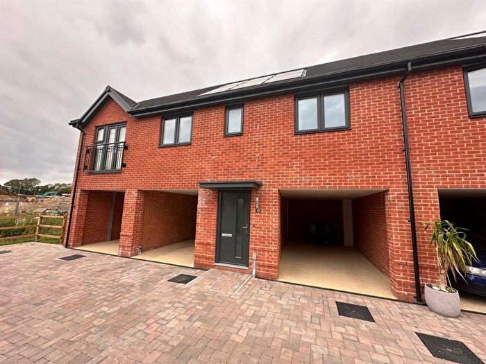 2 Bedroom Coach House To Rent In Dapperling Road, Whiteley, Fareham, SO30