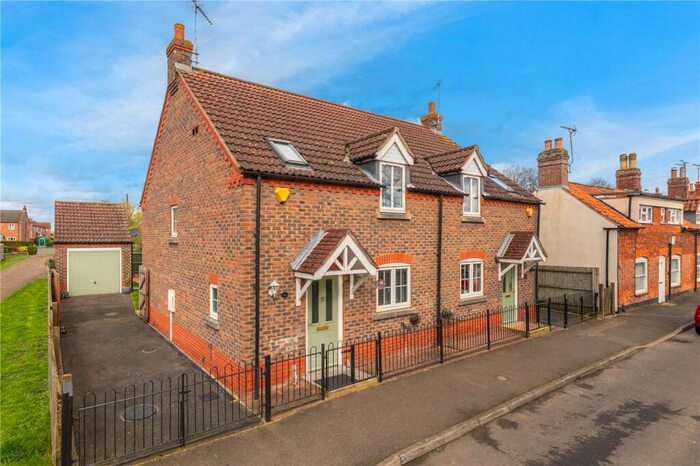 3 Bedroom Semi-Detached House For Sale In West Street, Folkingham, Sleaford, NG34