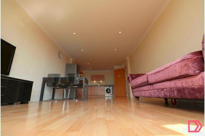 2 Bedroom Flat To Rent In Osbourne House, Queen Victoria Road, Coventry, West Midlands, CV1