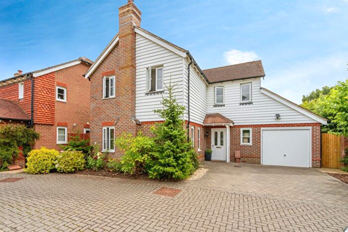 4 Bedroom Detached House For Sale In Drovers Way, Barnham, Bognor Regis, PO22