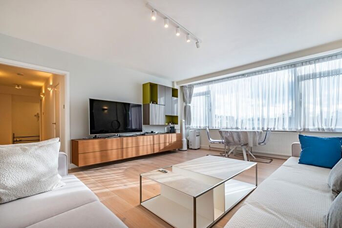 3 Bedroom Flat For Sale In Stanhope Gardens, London, SW7