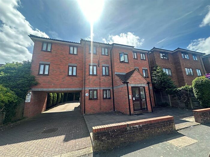 Studio To Rent In Essex Road, Watford, WD17