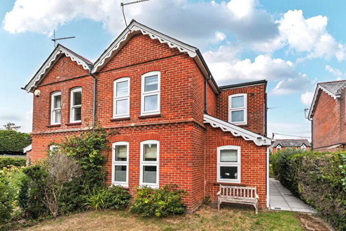 3 Bedroom Semi-Detached House For Sale In Park Close, Brockenhurst, SO42