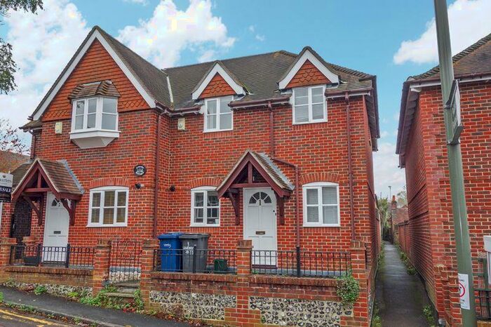 2 Bedroom Semi-Detached House To Rent In Sumner Road, Farnham, GU9