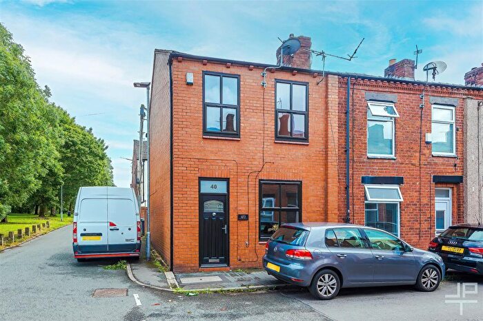 3 Bedroom End Of Terrace House To Rent In Henry Street, Tyldesley, Manchester, M29