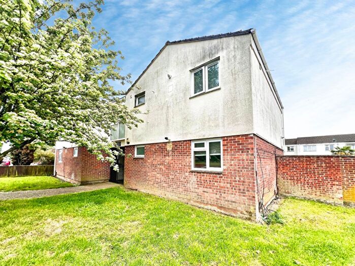1 Bedroom Maisonette For Sale In Scafell Road, Slough, SL2