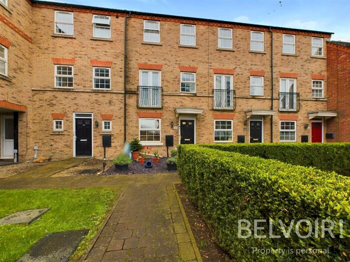 4 Bedroom Town House For Sale In Warren Lane, Witham St. Hughs, LN6