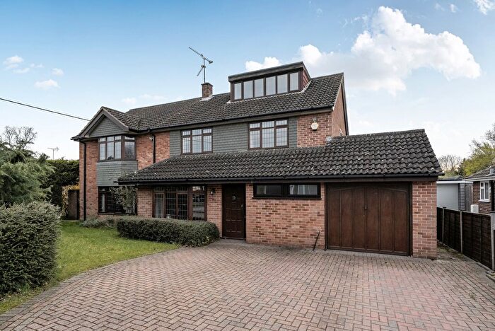 5 Bedroom Detached House For Sale In Malvern Way, Twyford, Reading, Berkshire, RG10