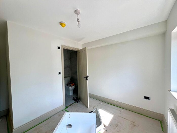 5 Bedroom Semi-Detached House To Rent In Everest Road, Staines, TW19