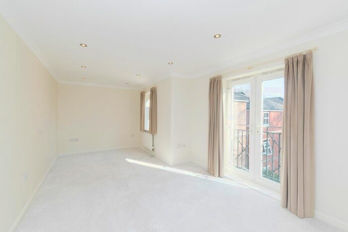 2 Bedroom Flat To Rent In Lawson Wood Court, Leeds, LS6