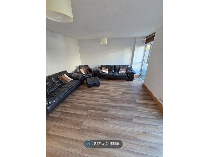 3 Bedroom Terraced House To Rent In Dunston Road, London, SW11
