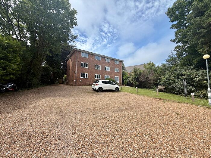2 Bedroom Flat For Sale In Surrey Road, BH12