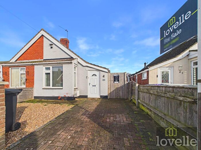 2 Bedroom Semi-Detached Bungalow For Sale In St Andrews Road, Mablethorpe, LN12