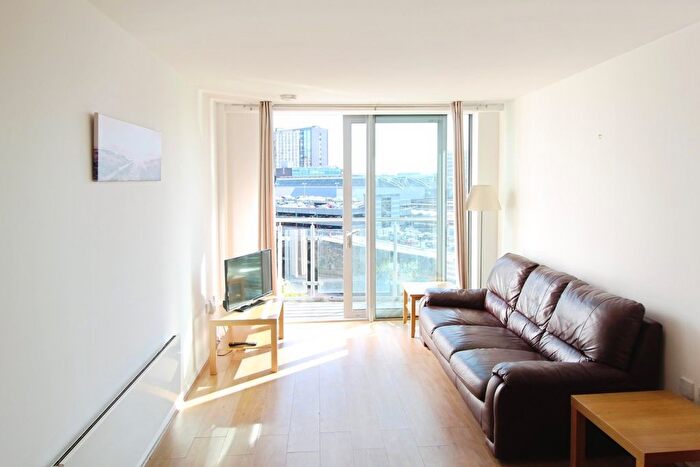 1 Bedroom Flat To Rent In Whitehall Quay, Leeds, West Yorkshire, LS1