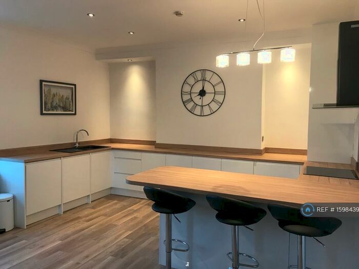 2 Bedroom Flat To Rent In Clarendon Road, Leeds, LS2