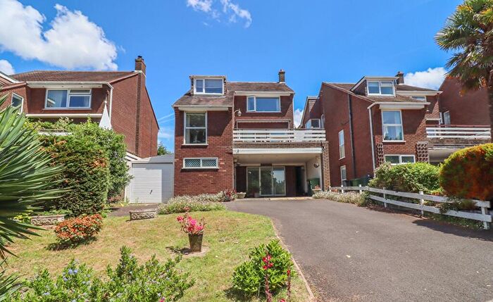 4 Bedroom Detached House For Sale In Sedgemead, Netley Abbey, SO31