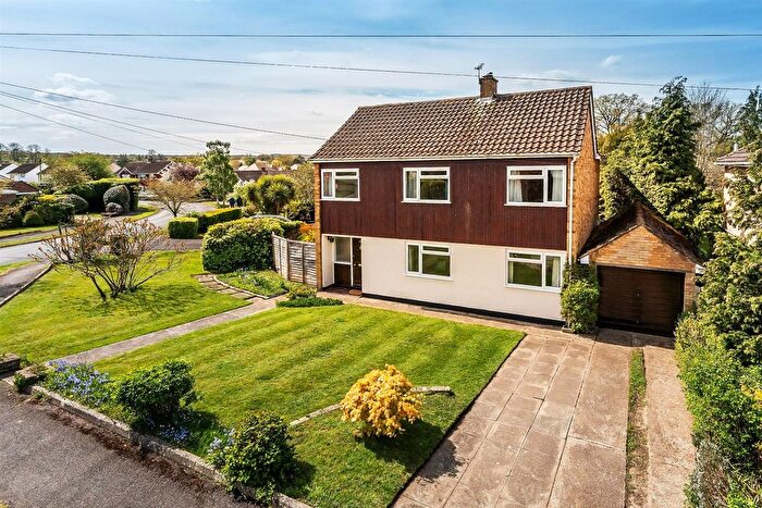 4 Bedroom Detached House For Sale In The Garstons, Great Bookham, KT23