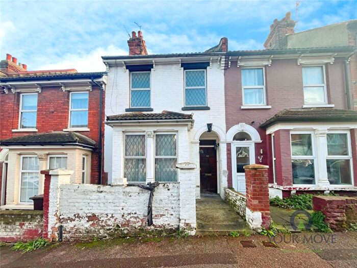 3 Bedroom Terraced House To Rent In Pagitt Street, Chatham, Kent, ME4