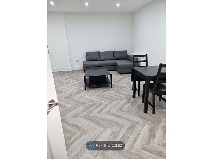 2 Bedroom Flat To Rent In Old Street, London, EC1V