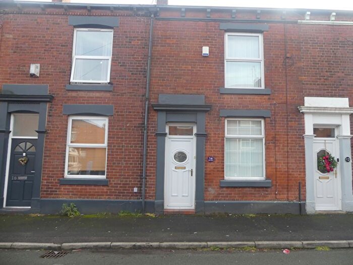 3 Bedroom Terraced House To Rent In Lyon Street, Oldham, OL2
