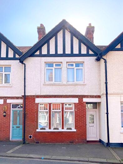4 Bedroom Terraced House For Sale In Selbourne Road, Littlehampton, BN17