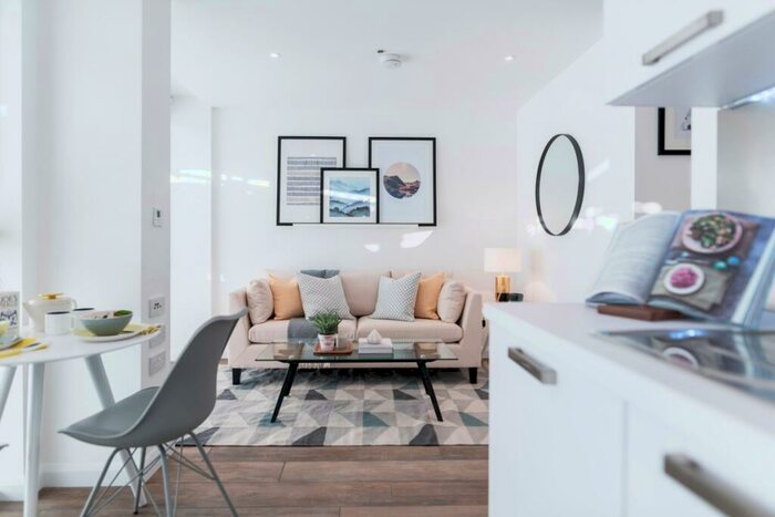 Flat To Rent In Queen Street Maidenhead, SL6