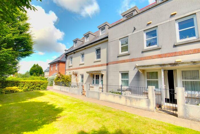 2 Bedroom Flat To Rent In Orme Road, Worthing, BN11