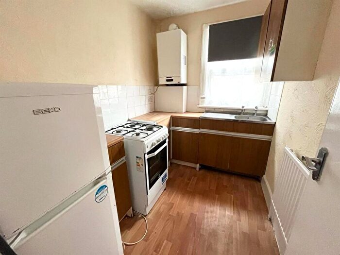 Apartment To Rent In Plashet Road, London, E13
