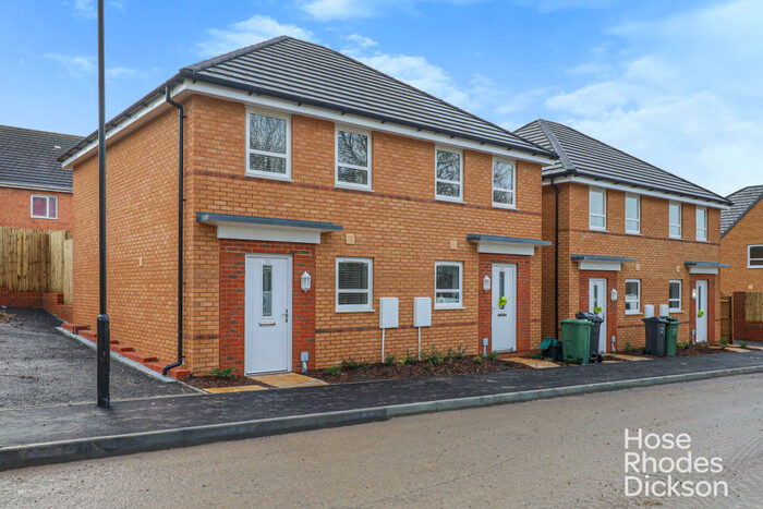 2 Bedroom Semi-Detached House To Rent In Angelica Grove, Newport, PO30