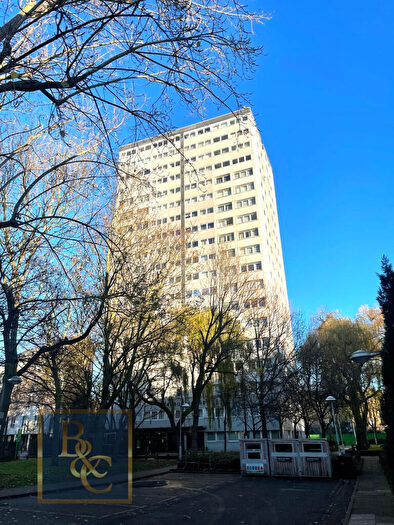 1 Bedroom Apartment For Sale In Hornsey Road, London, N7