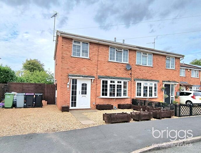 3 Bedroom Semi-Detached House For Sale In Chestnut Way, Market Deeping, PE6