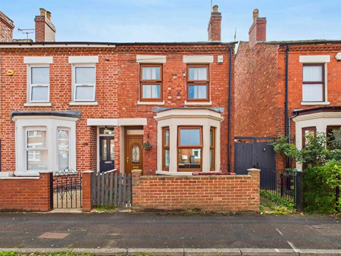 3 Bedroom Semi-Detached House For Sale In Calton Road, Gloucester, GL1