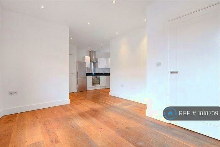 2 Bedroom Flat To Rent In Admiral House, Camberley, GU15