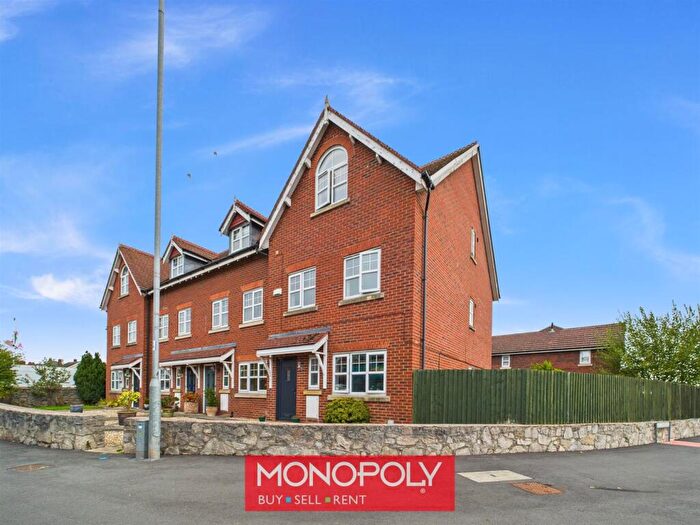 4 Bedroom Town House For Sale In Llys Gwydyr, Denbigh, LL16