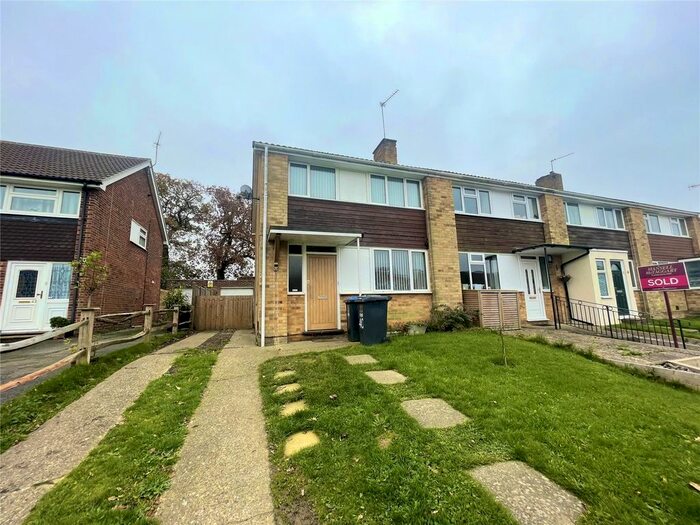 3 Bedroom Semi-Detached House To Rent In Kennedy Avenue, Kennedy Avenue, East Grinstead, West Sussex RH19