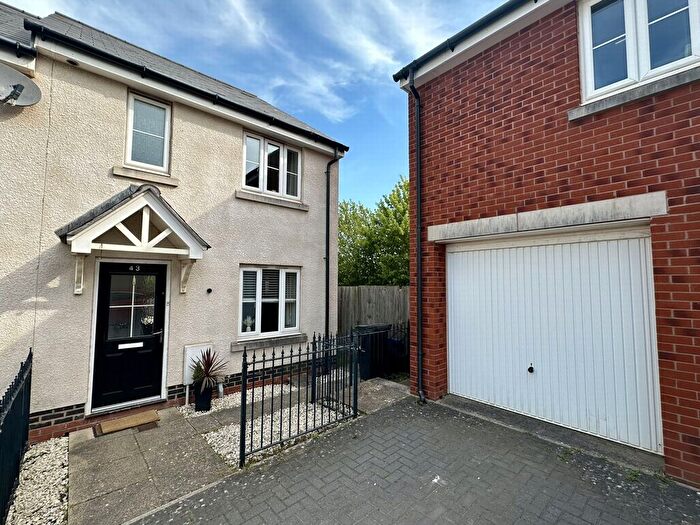 3 Bedroom End Of Terrace House For Sale In Carnac Drive, Dawlish, EX7