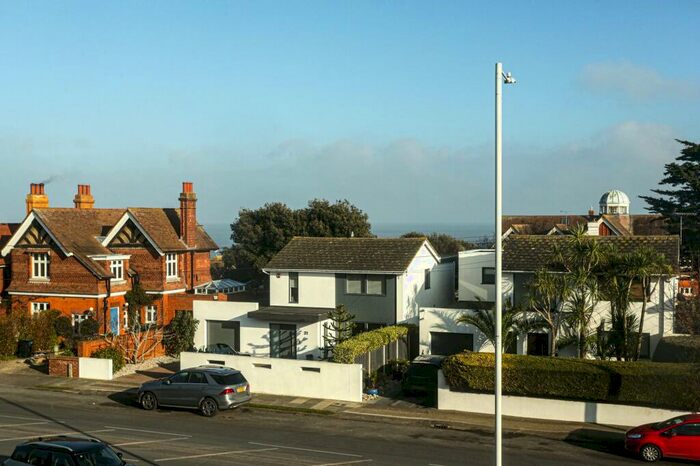 4 Bedroom Detached House To Rent In Dumpton Park Drive, Broadstairs, CT10