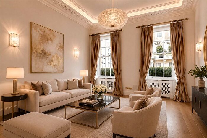 3 Bedroom Flat To Rent In Eaton Place, London, SW1X