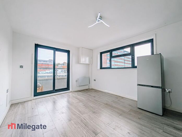 1 Bedroom Flat To Rent In Marlowes, Hemel Hempstead, HP1