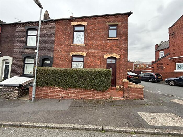 2 Bedroom End Of Terrace House For Sale In Top Street, Greenacres, Oldham, OL4