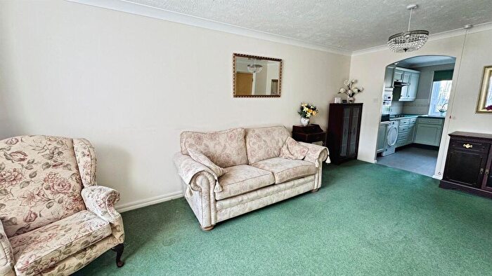 1 Bedroom Apartment For Sale In Castle Road, Clacton-On-Sea, CO15