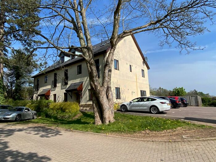 1 Bedroom Flat To Rent In Lawnside, Welsh Street, Chepstow, NP16