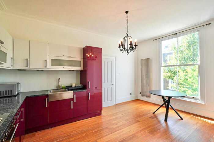 3 Bedroom Apartment To Rent In Ockendon Road, London, N1